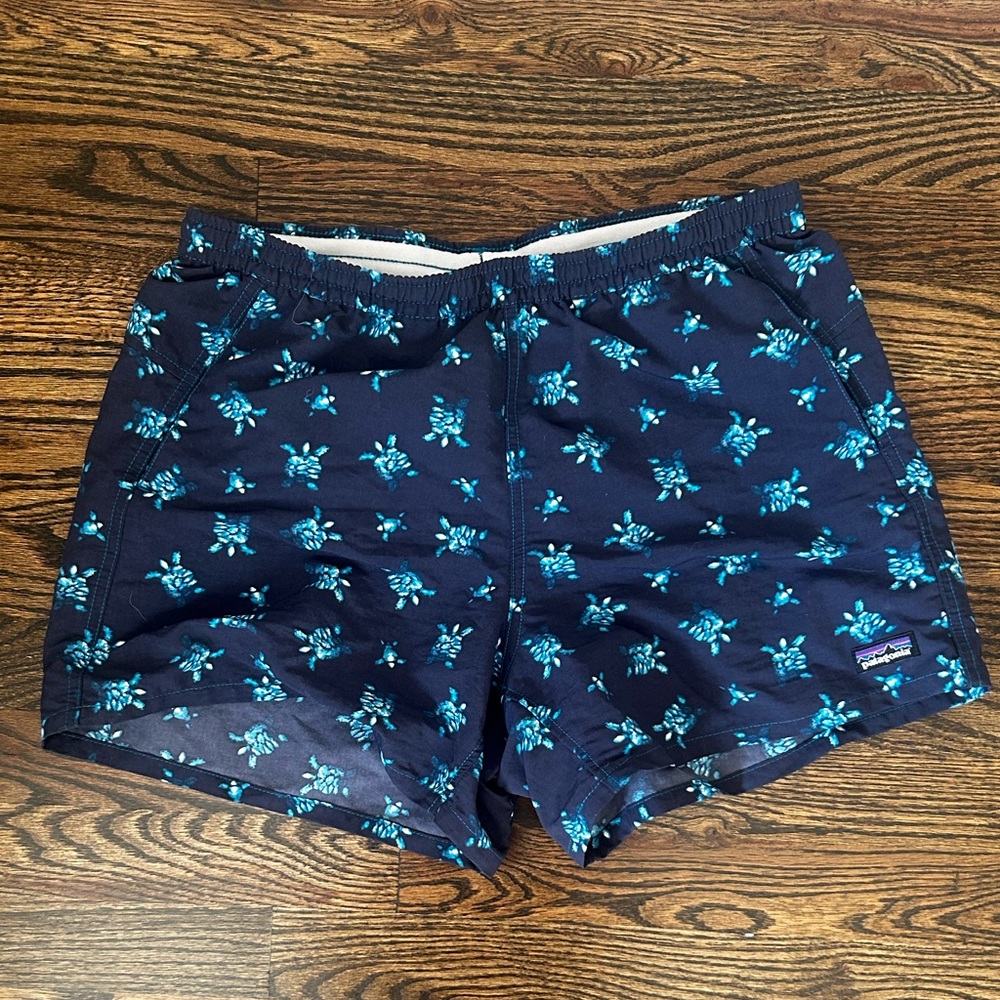 Patagonia baggies 5” Women’s size medium, blue with turtle design. Lightly worn